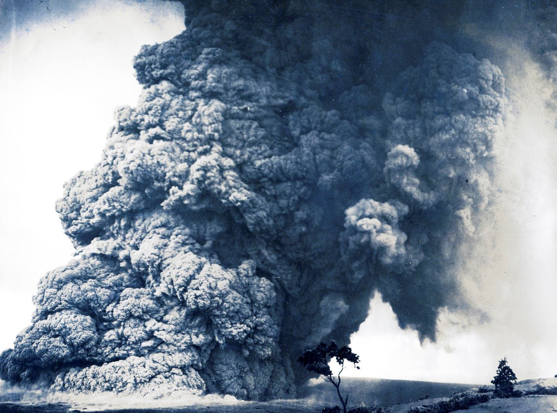Explosive eruption column