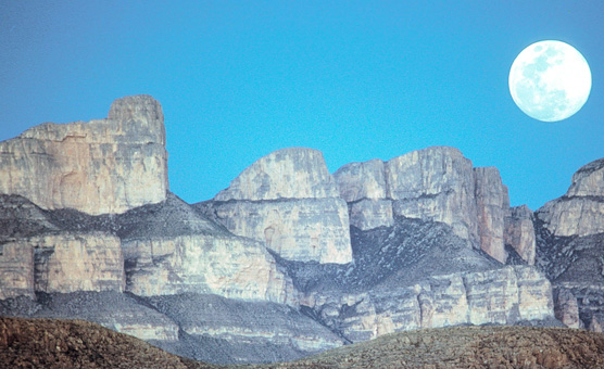 Full moon rising over the Sierra Del Carmen