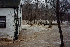 Photo of flood of January 1996 at lockhouse six