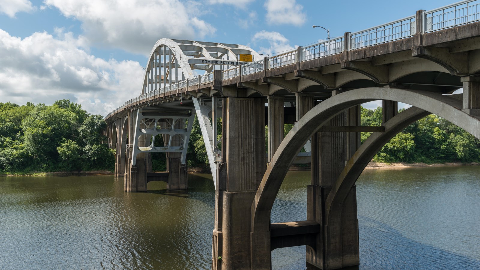 A north view of Edmund Pettus Bridge, Selma, Alabama. By DXR, CC BY-SA 4.0
