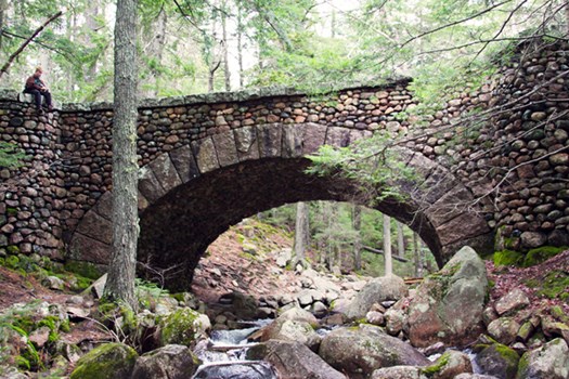 Artist Jamie Smith, sketching the Cobblestone Bridge - November 27, 2011