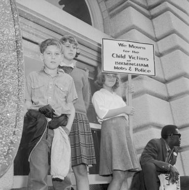 Crowd rallies for Birmingham children in San Francisco, 1963.