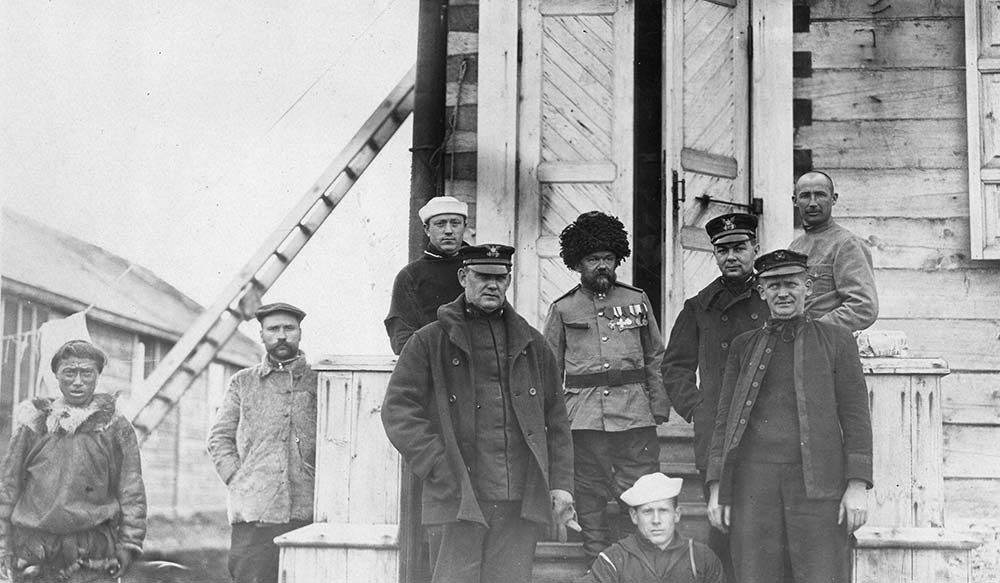 Cochran Collection; Anchorage Museum, B1981.164.7_web An historical photo of sailors from Russia and the US.