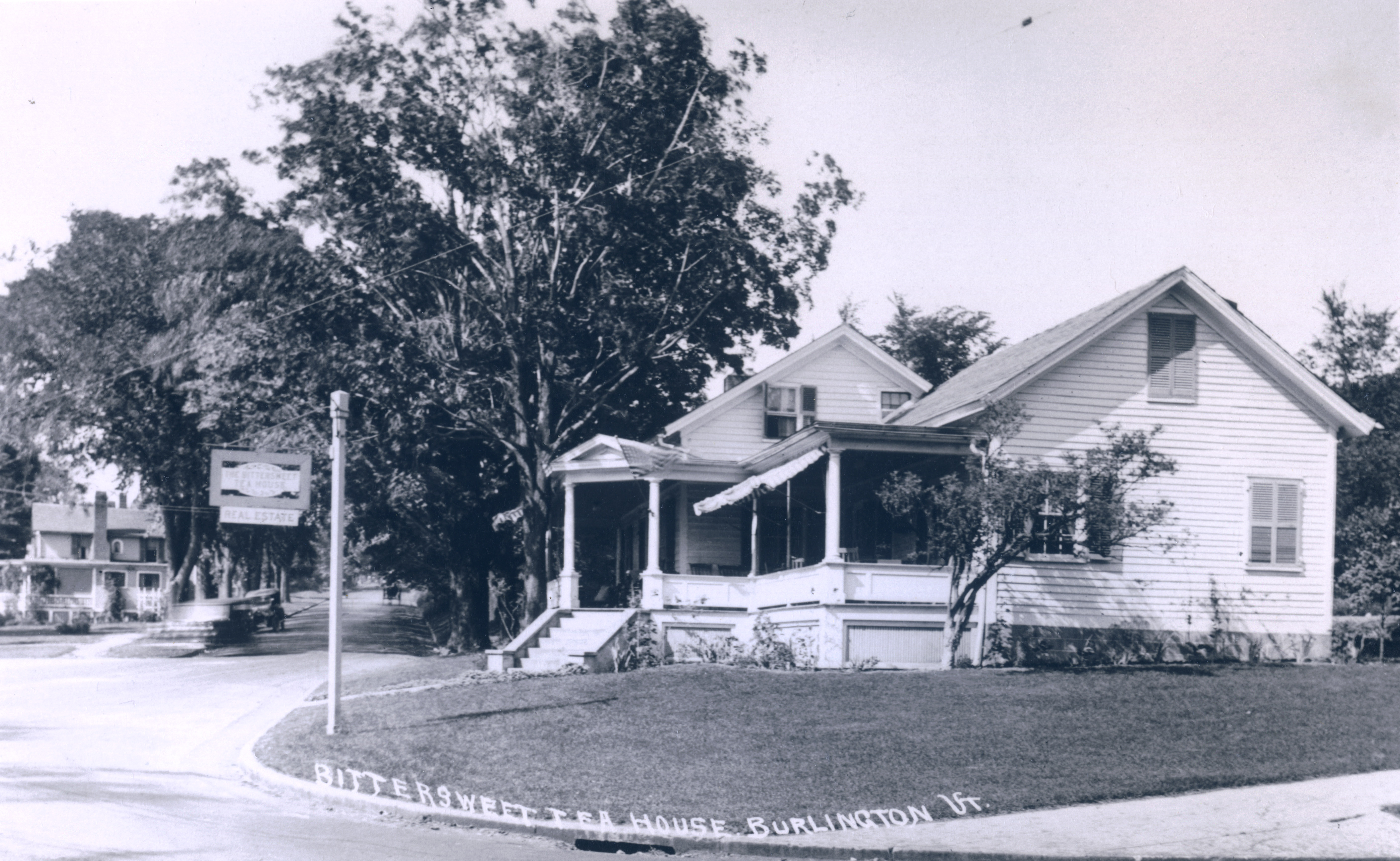 Roads, Model T's, Tourists, and Tea Rooms (U.S. National Park Service)