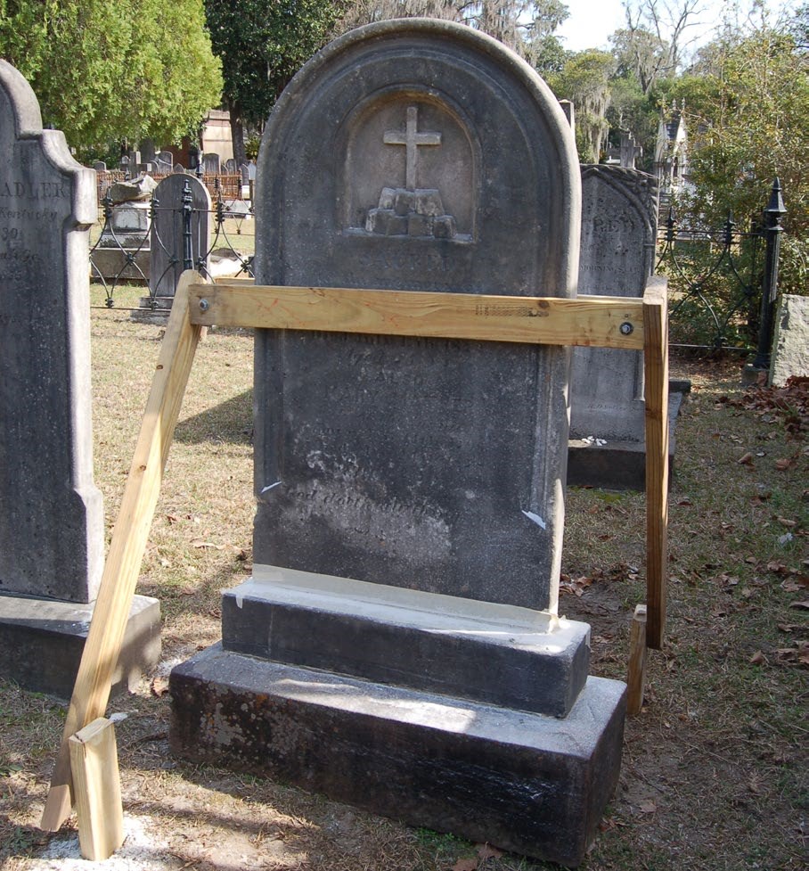 Memorial tombstone, human tombstone, temporary grave marker