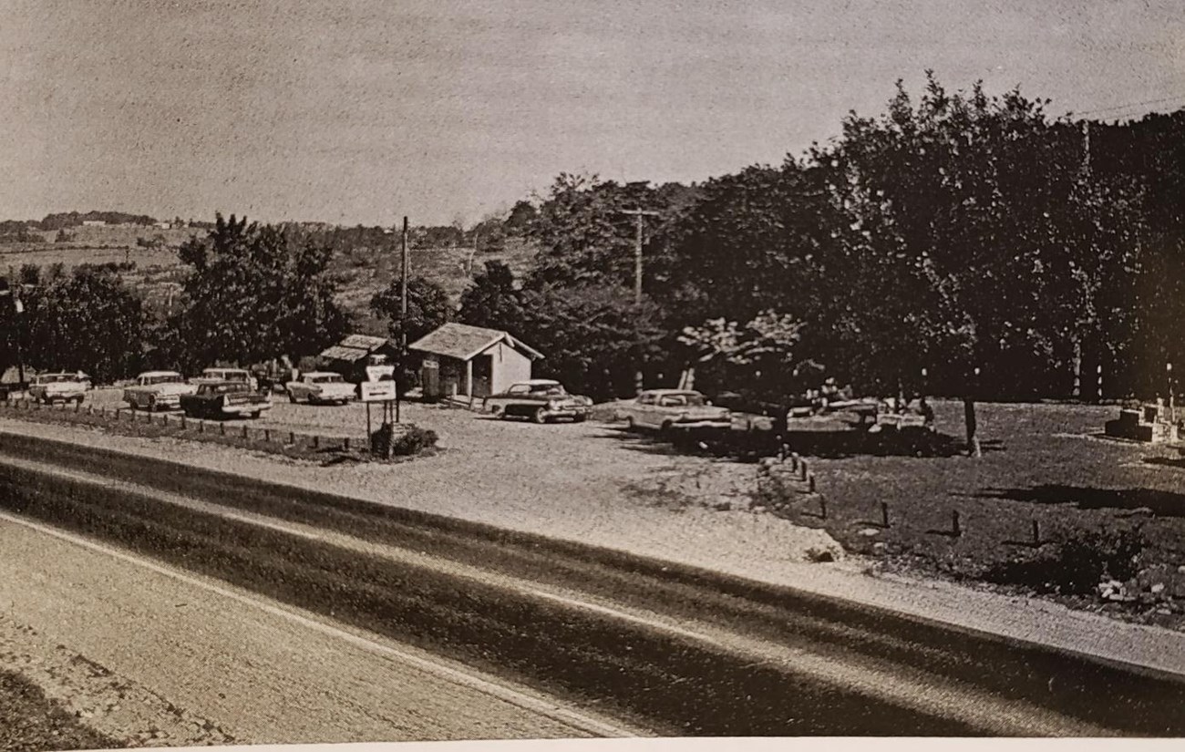 Picture of an "information station." Photograph of a rest area from the 1960s.