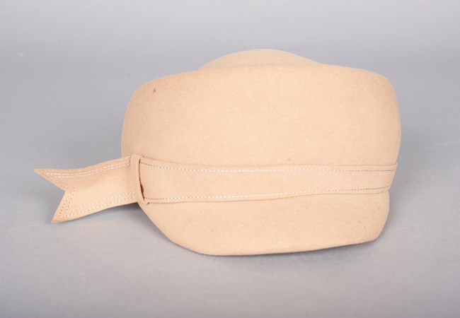 1970 Experimental hat beige wool hat