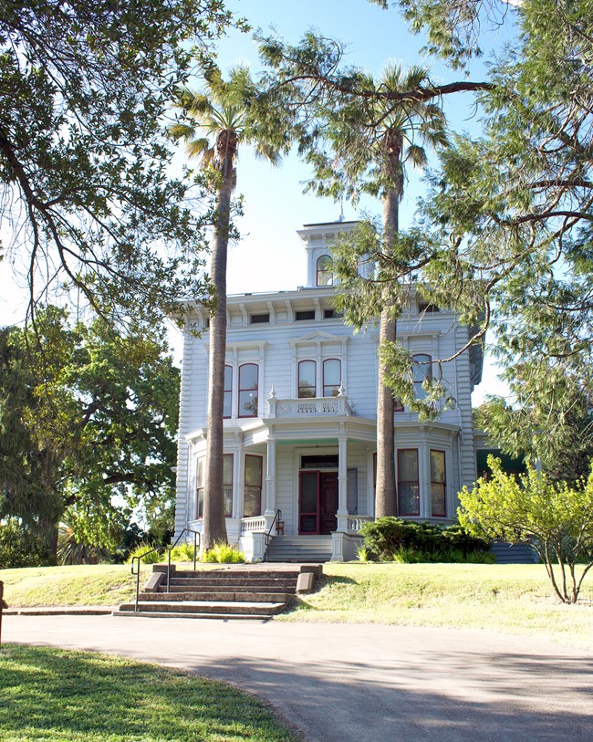 JOMU_house_1_nocover historic home