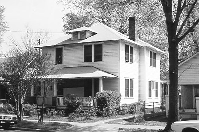 B & W image of a home in the Waverly Historic District