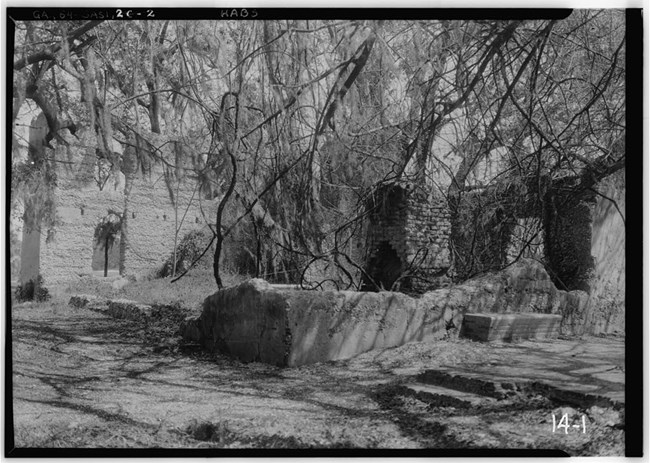 ruins of a 2.5 story building used as a hospital for enslaved people at Retreat Plantation, GA. LOC