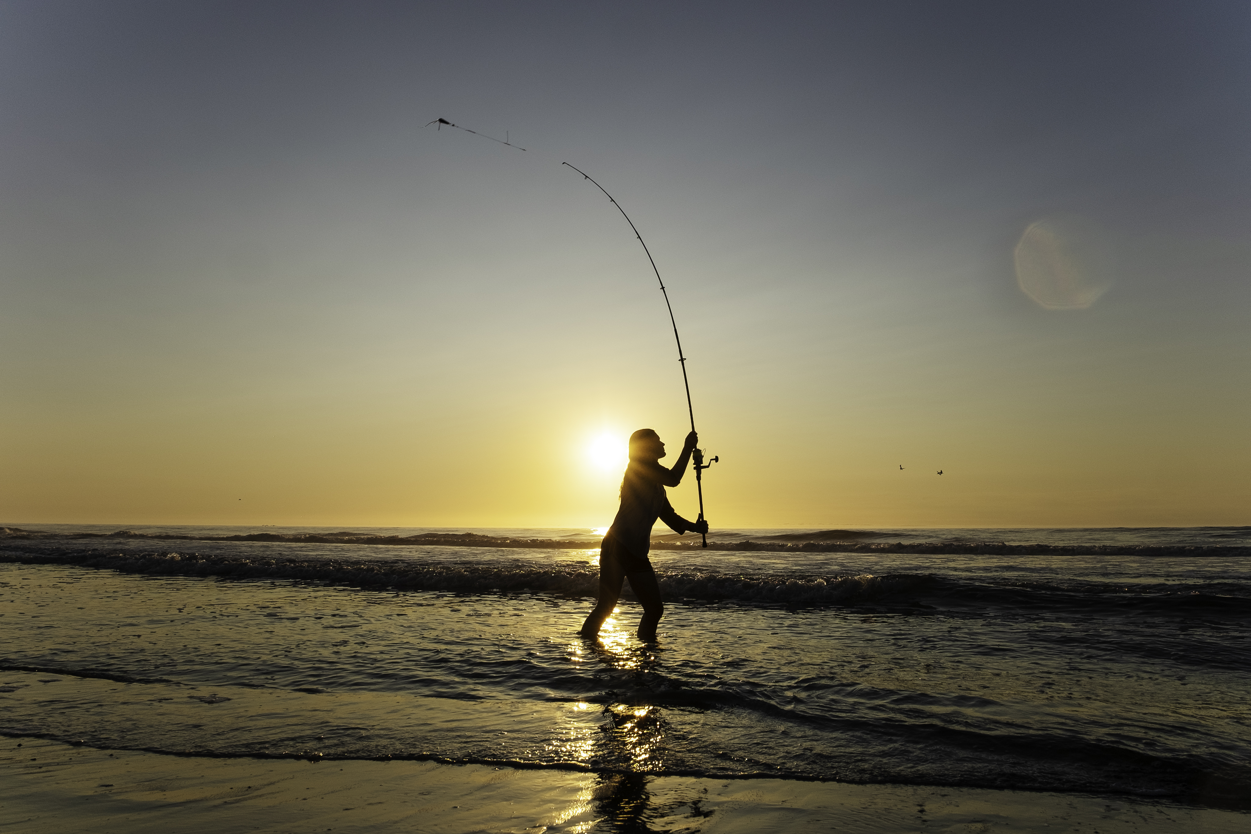SURF FISHING FOR BEGINNERS: Guide On How To Surf Fish, Setup And Strategy,  Tips And Techniques