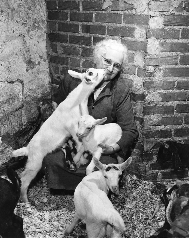 CARL 12731 Mrs. Sandburg with kids by June Glenn, Jr