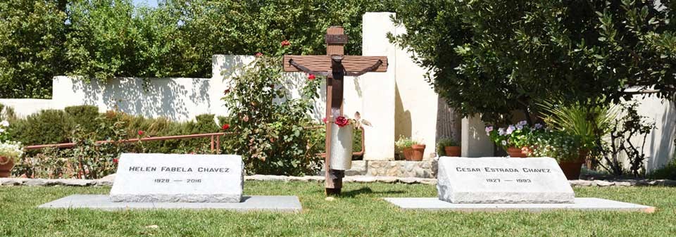 cesar chavez grave