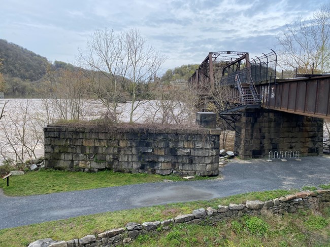 Existing Byron Bridge Stairway 1