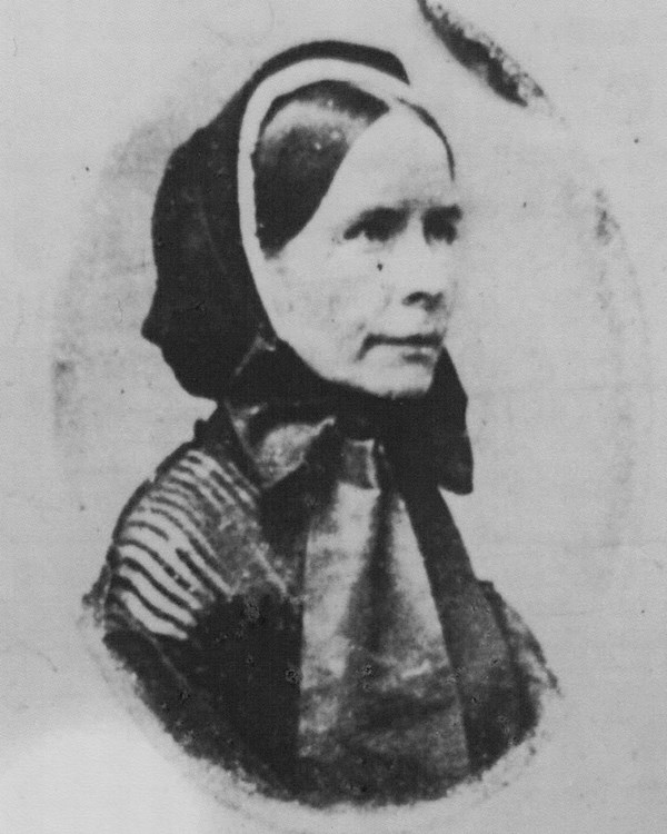 Woman in 19th century clothes