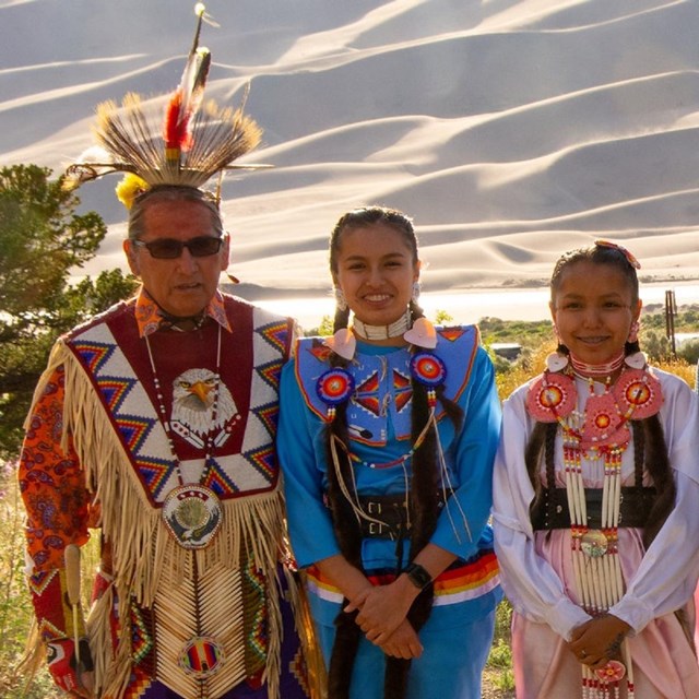 Jicarilla Apache Mundo Dancers 