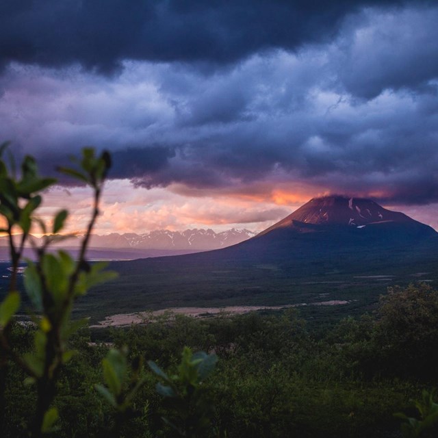 evening glow on a mountain outside the valley of ten thousand smokes, katmai national park