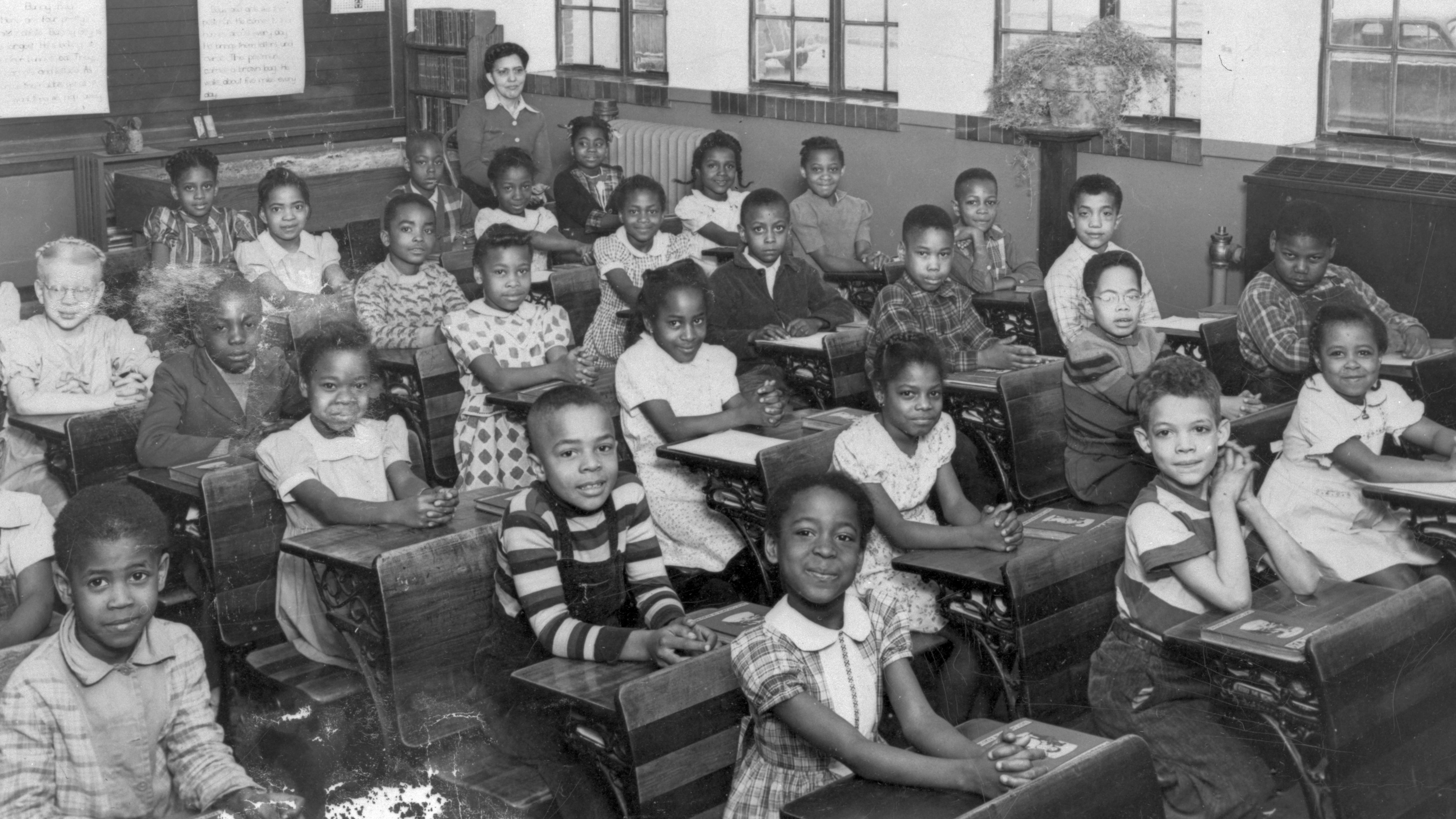Monroe Elementary 2nd grade class in 1949
