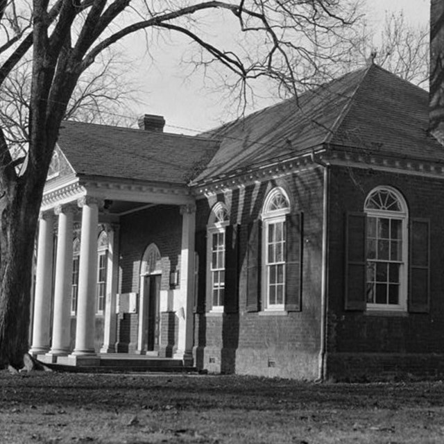 Historic photograph of the Gloucester County Courthouse. 