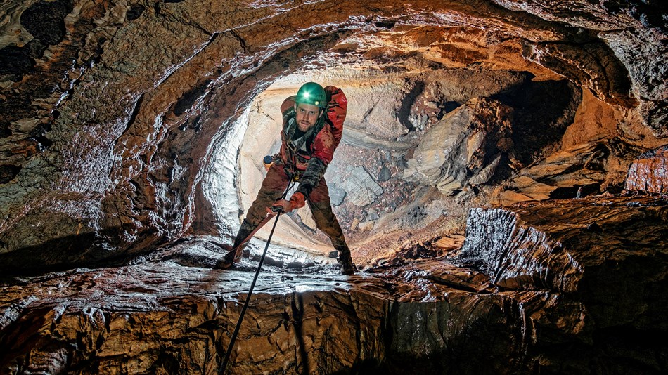 Caves And Karst U S National Park Service