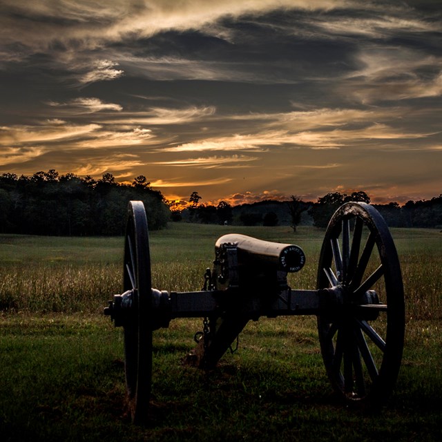 Cannon at sunset on Chickamauga Battlefield 