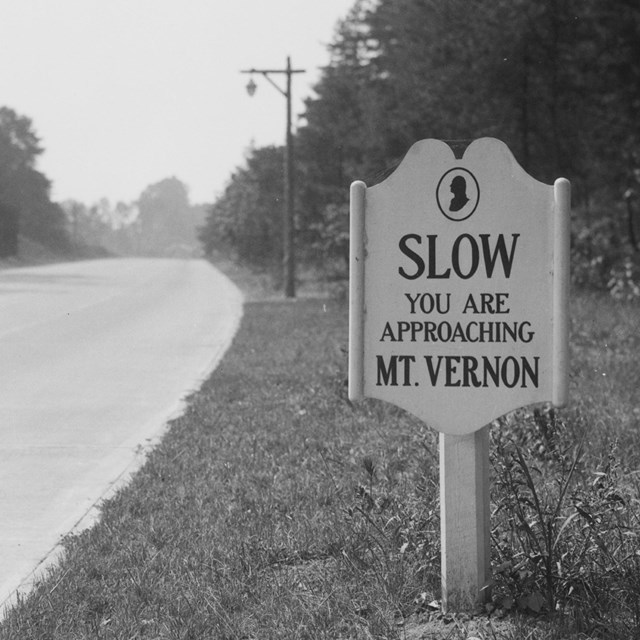 Historic road sign near Mount Vernon estate