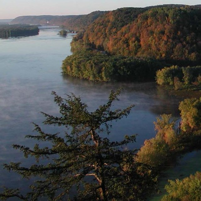 Photo of Mississippi River from Effigy Mounds National Monument