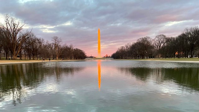 Image of Washington Monument reflected