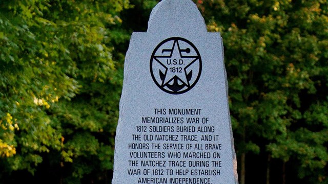 A monument dedicated to the soldiers who crossed the Natchez Trace