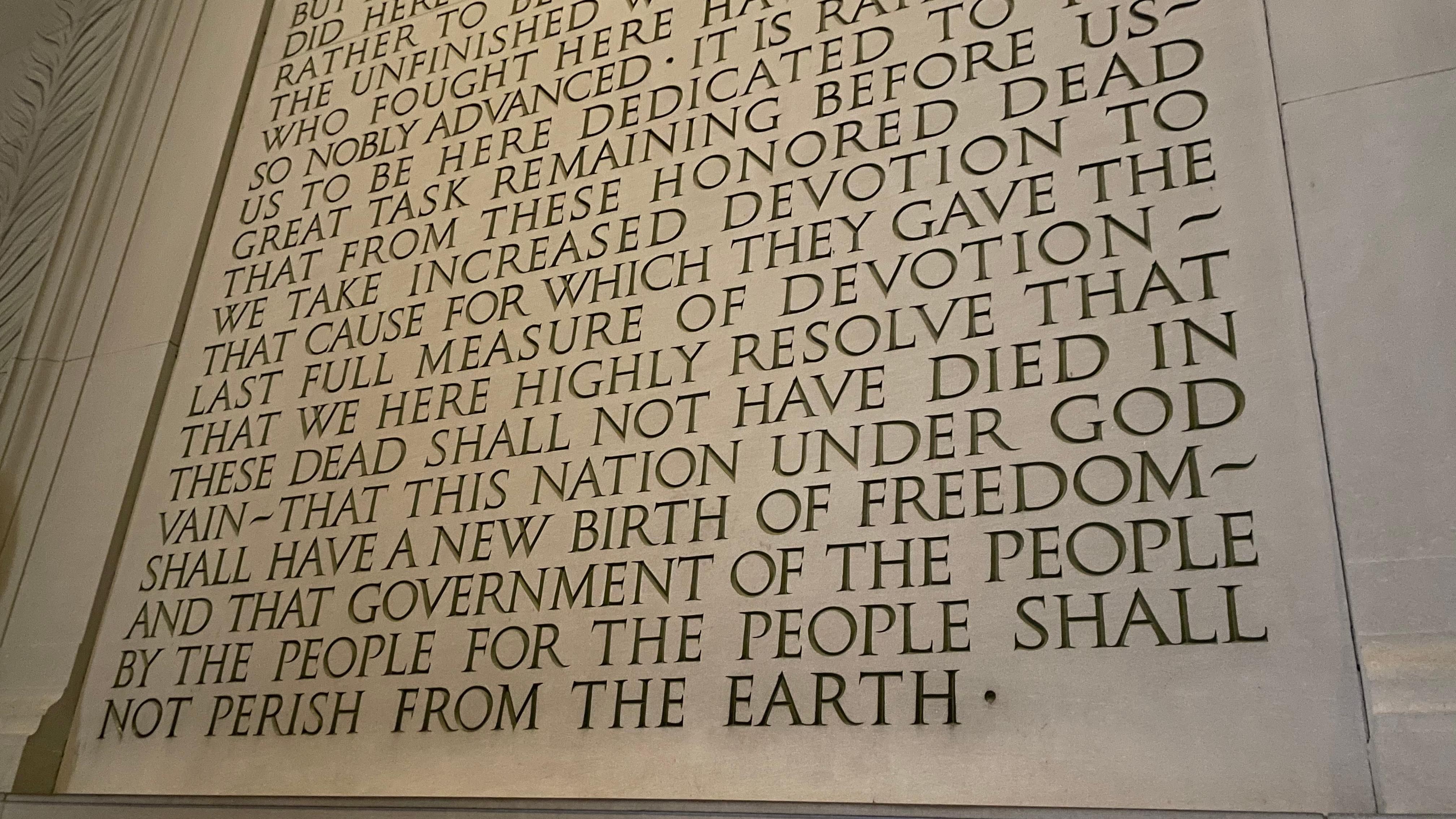 Engraving of the Gettysburg Address a the Lincoln Memorial