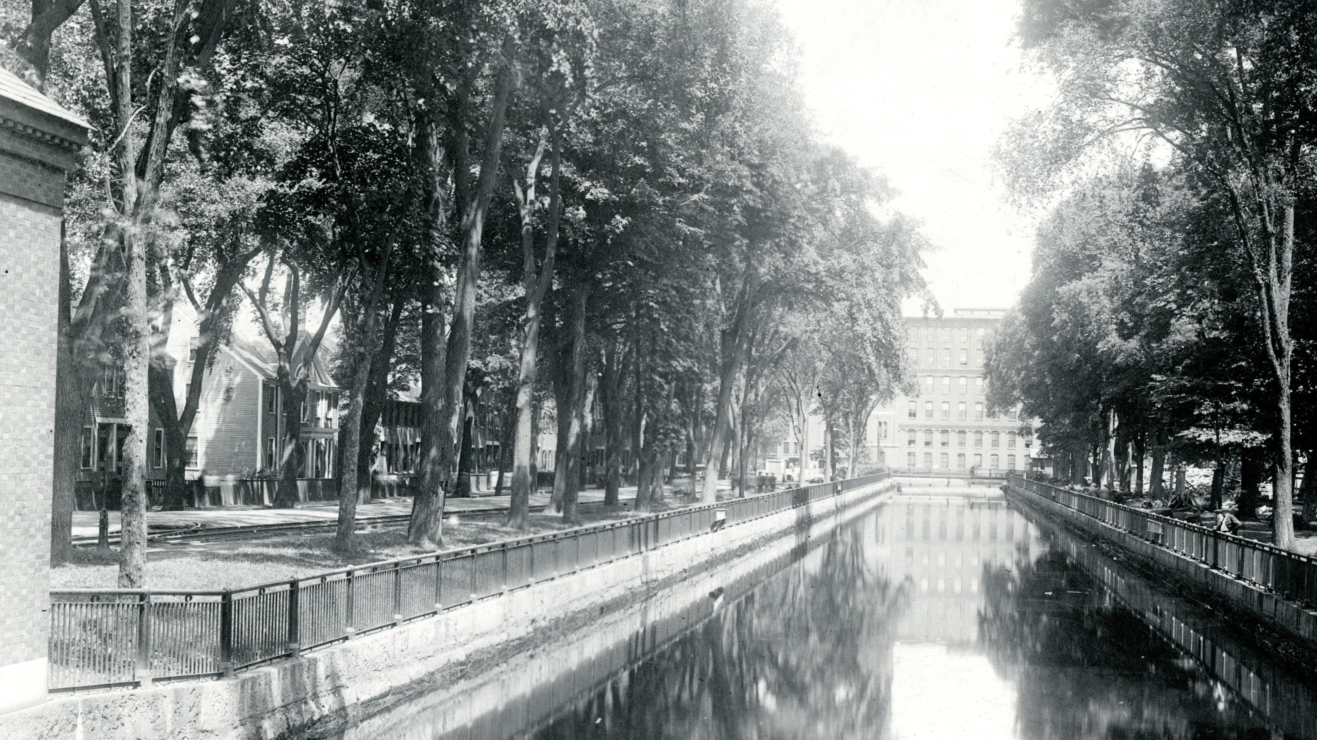 A photo that links to collections of historic photos.