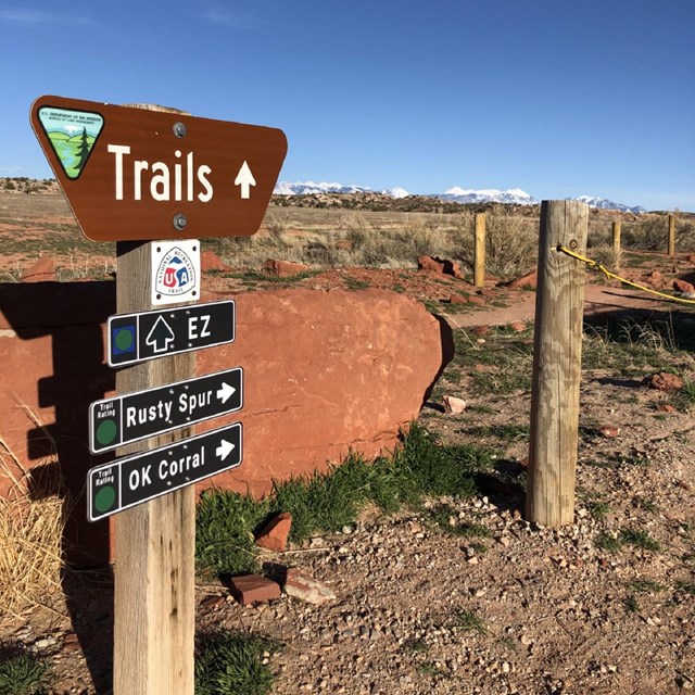 Logo on BLM trail head