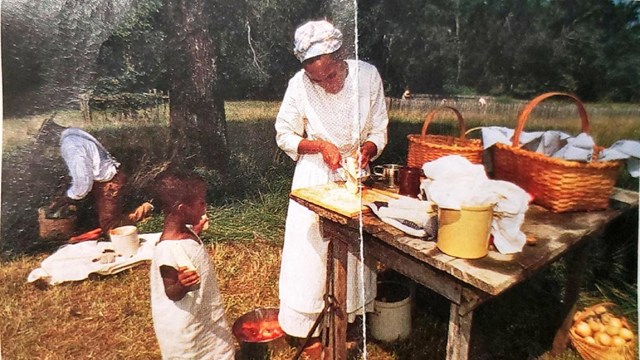 Living historians portraying enslaved people on a 19th century farm