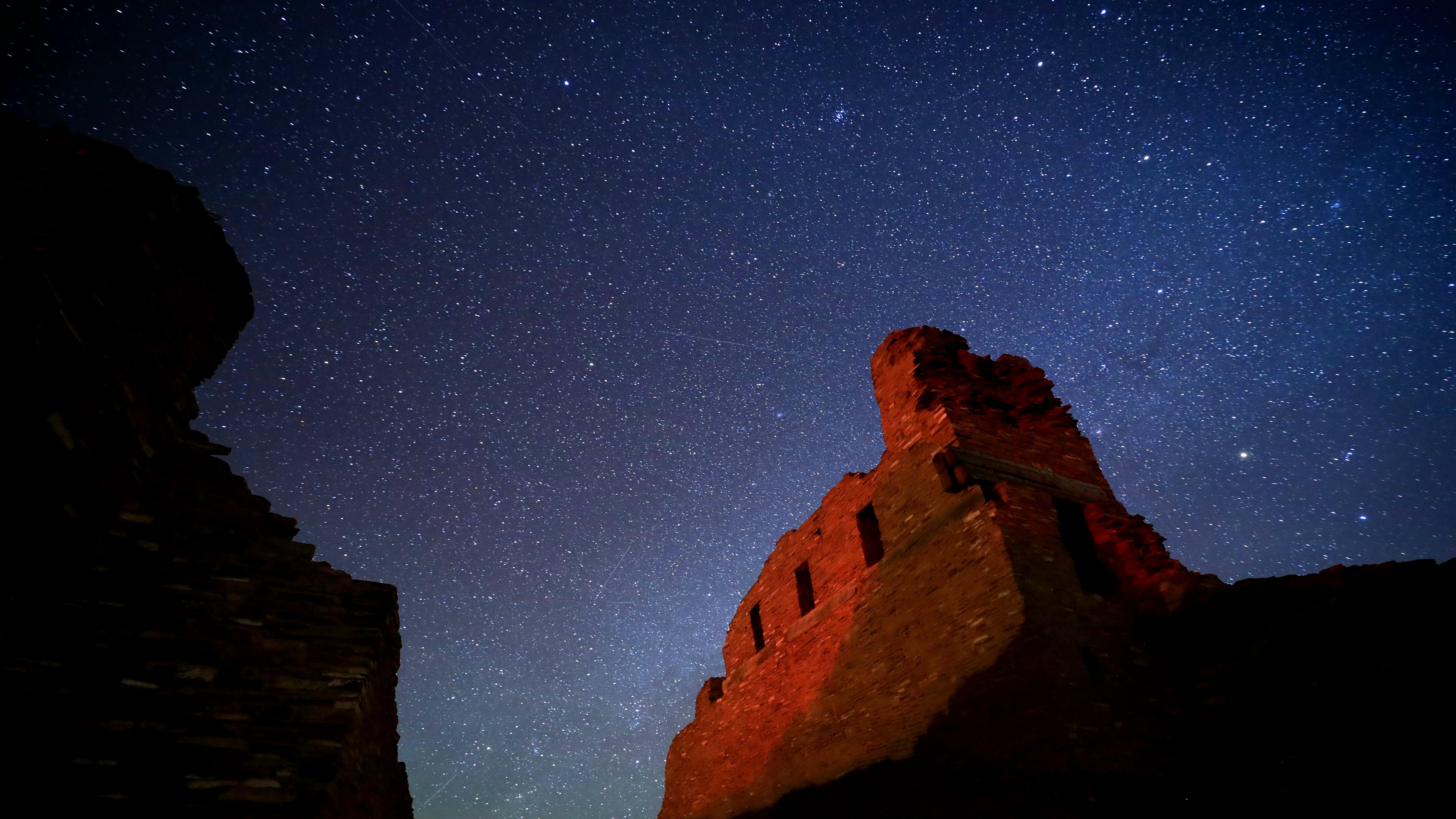 Stars and Milky Way over Ab&oacute;