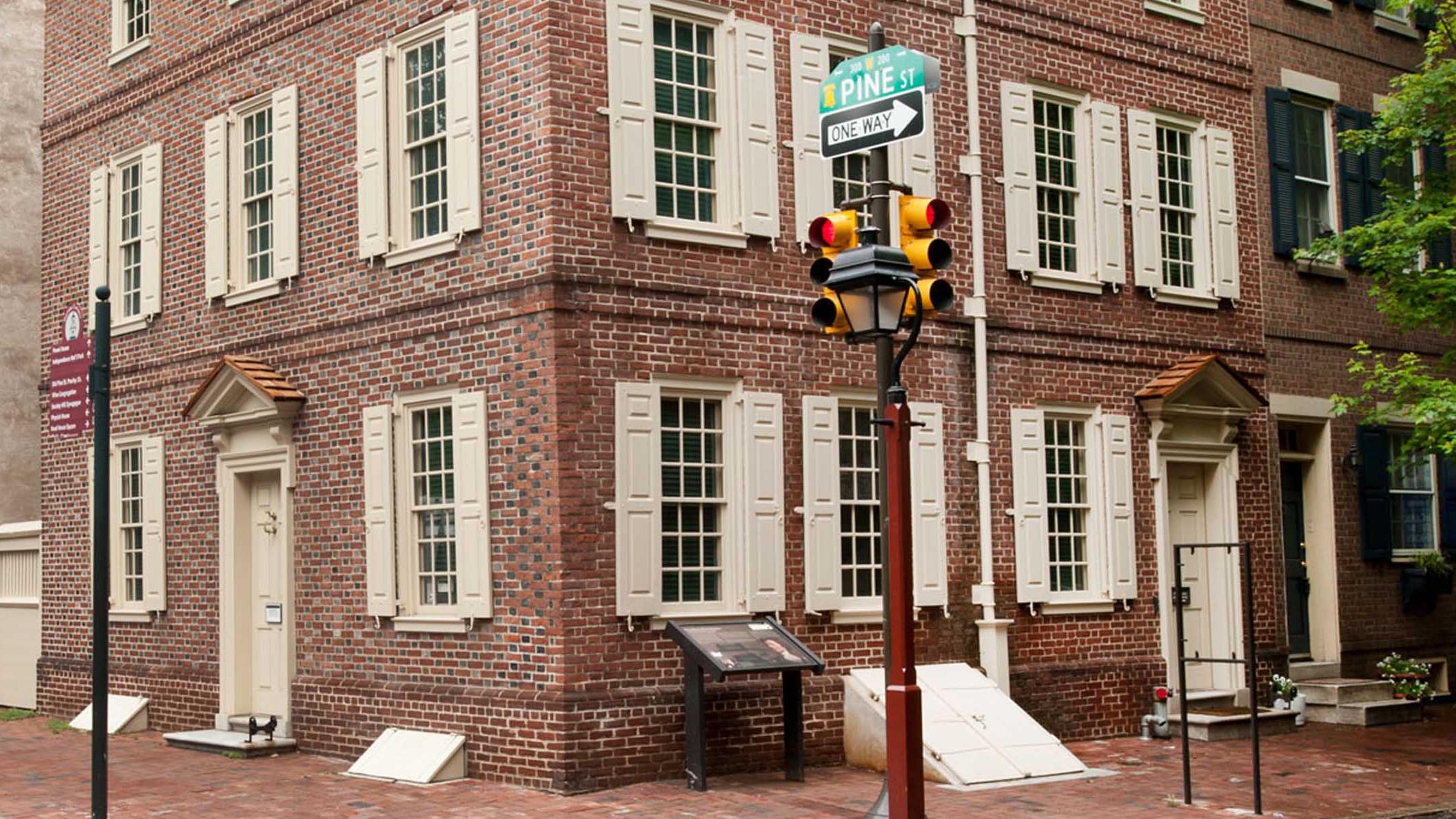 Close up of the Thaddeus Kosciuszko house a brick building at 3rd and Pine.