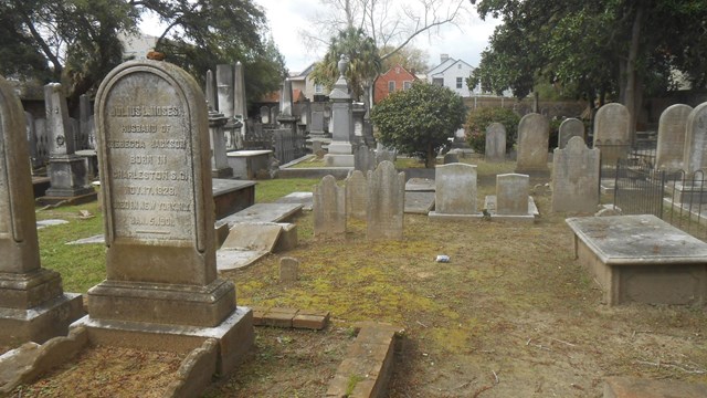 Picture of modern day Coming Street Cemetery. 