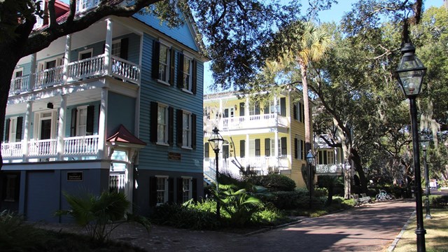 Photo of Communications Building, College of Charleston. 