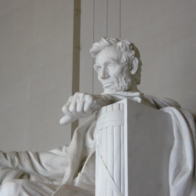 Photo of Lincoln Memorial. 