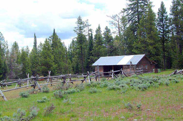 Barn and corral at Sky Ranch, 2005 (NPS)