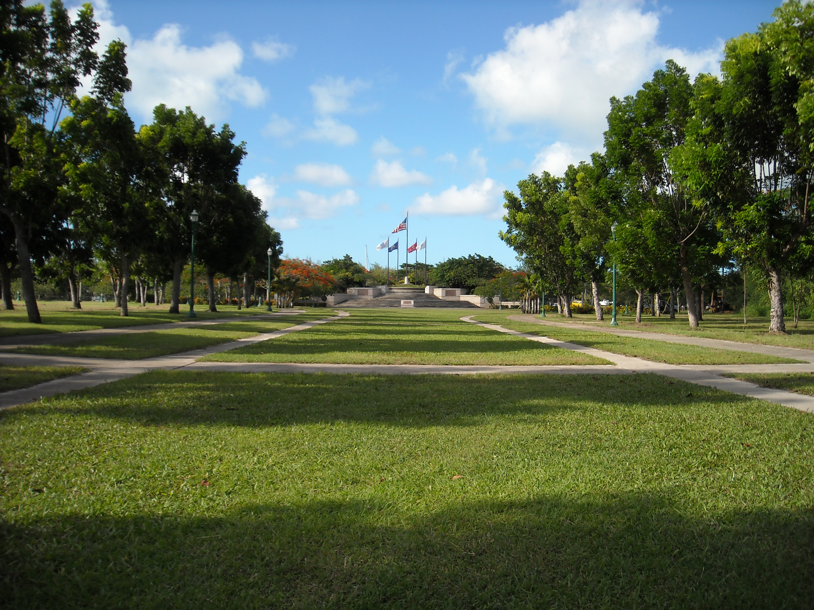 Large lawn in front of the memorial.