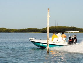 Boat crossing the Crocodile Dragover in Florida Bay