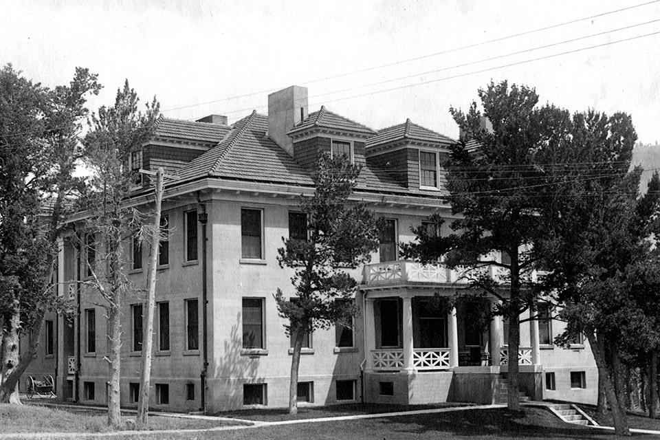 Photo of Third post hospital completed in 1914.