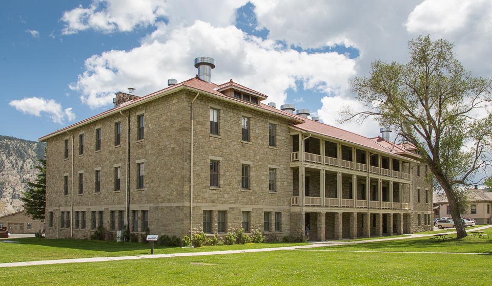 Photo of the double cavalry barracks