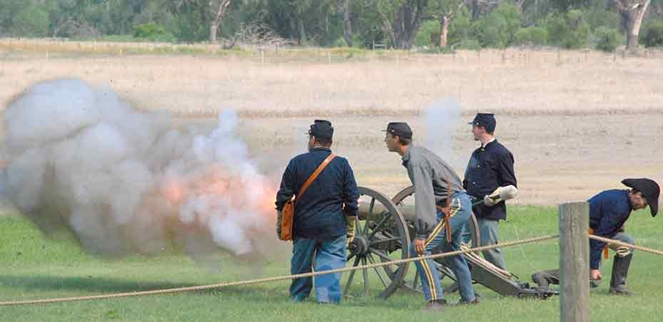 Living history 12#Mt Howitzer artillery demonstration at Fort Laramie.