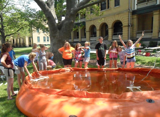 New Jersey Sea Grant Consortium offers inventive hands-on education, including programs where students build their own underwater apparatus.