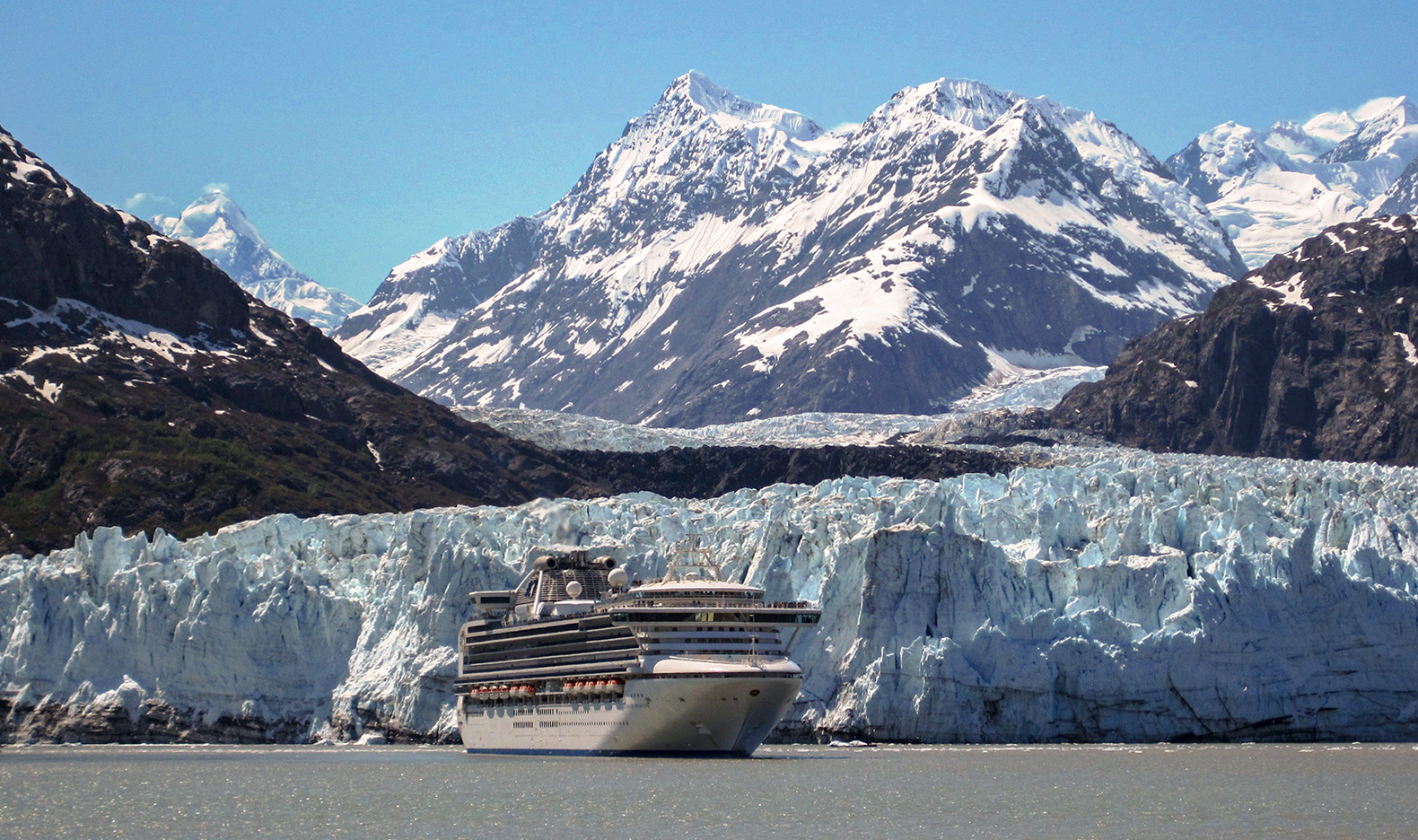 which cruise line has access to glacier bay