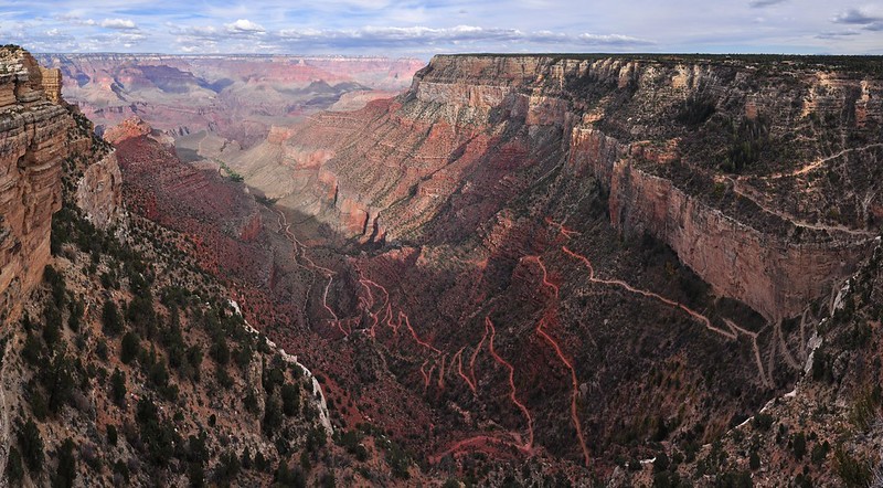 The Bright Angel Trail as it zigzags into the inner canyon
