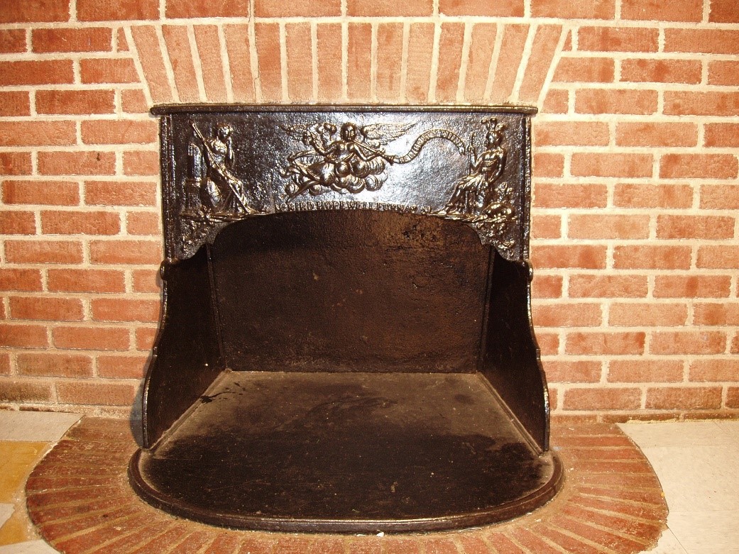 https://www.nps.gov/hofu/learn/historyculture/images/Example-of-Franklin-Stove-made-at-Hopewell-Furnace.jpg
