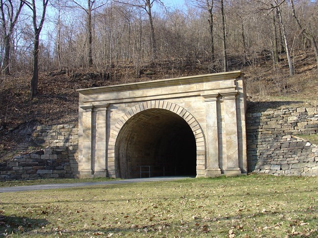 Staple Bend Tunnel Western Portal of the Staple Bend Tunnel