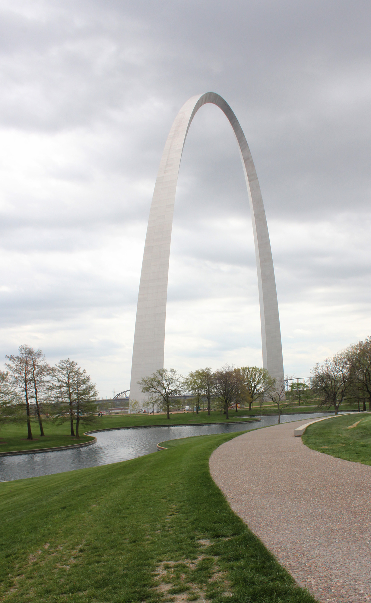 The Twisted History of the Gateway Arch, History